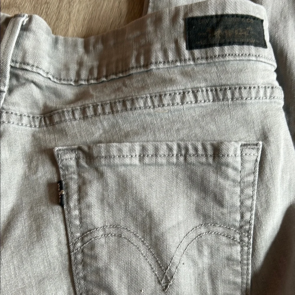 Levi's Gray Capri Jeans Modern Fit - Picture 6 of 6